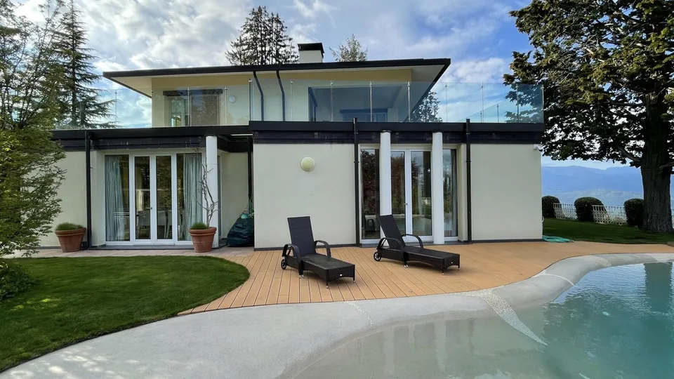 Magnificent contemporary villa in the Lago Maggiore region – photo 11 of 13
