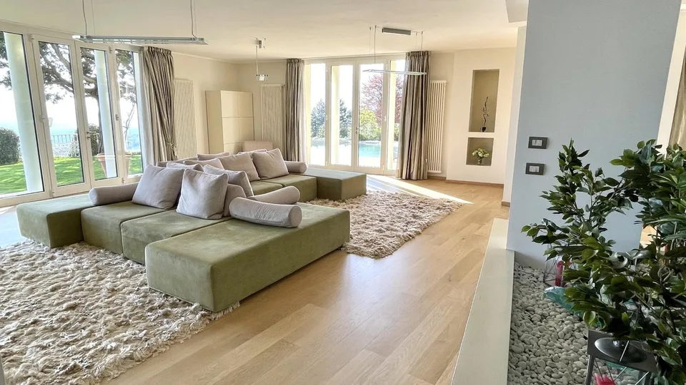 Magnificent contemporary villa in the Lago Maggiore region – photo 12 of 13