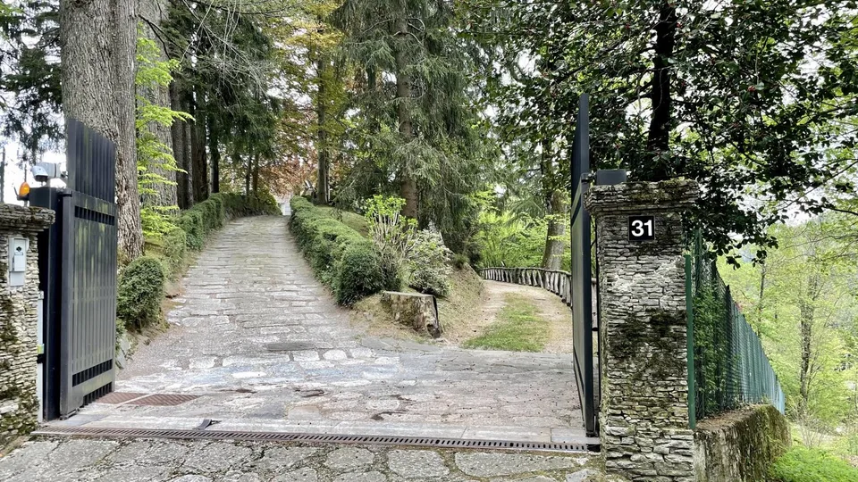 Magnificent contemporary villa in the Lago Maggiore region – photo 8 of 13