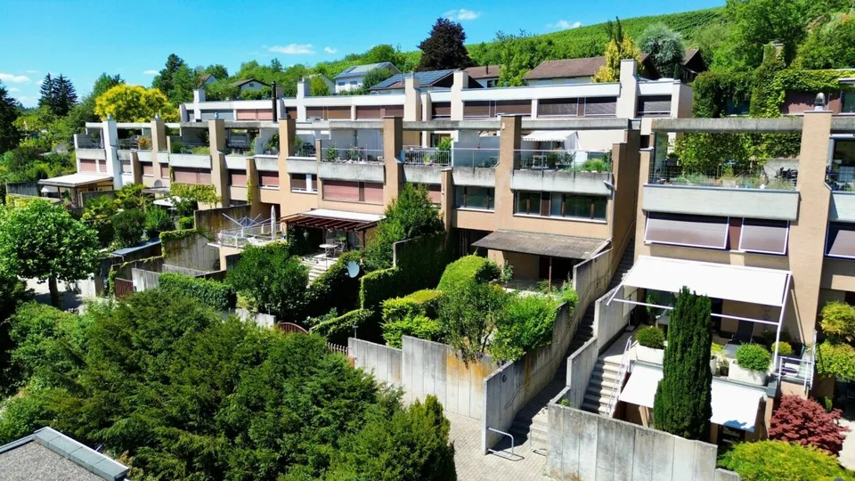 Traumhafte Aussicht und grosses Potenzial: Reihenhaus in Magden