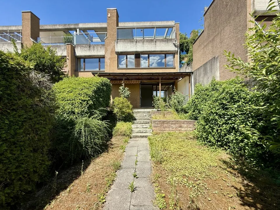 Traumhafte Aussicht und grosses Potenzial: Reihenhaus in Magden