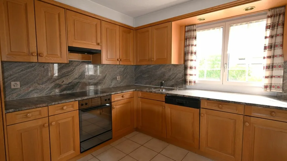 Detached 5.5-room single-family house with large garden and garage – photo 7 of 17
