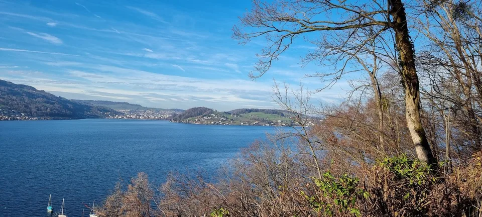 Exklusive luxuriöse Villa an sensationeller Lage mit See und Bergsicht"