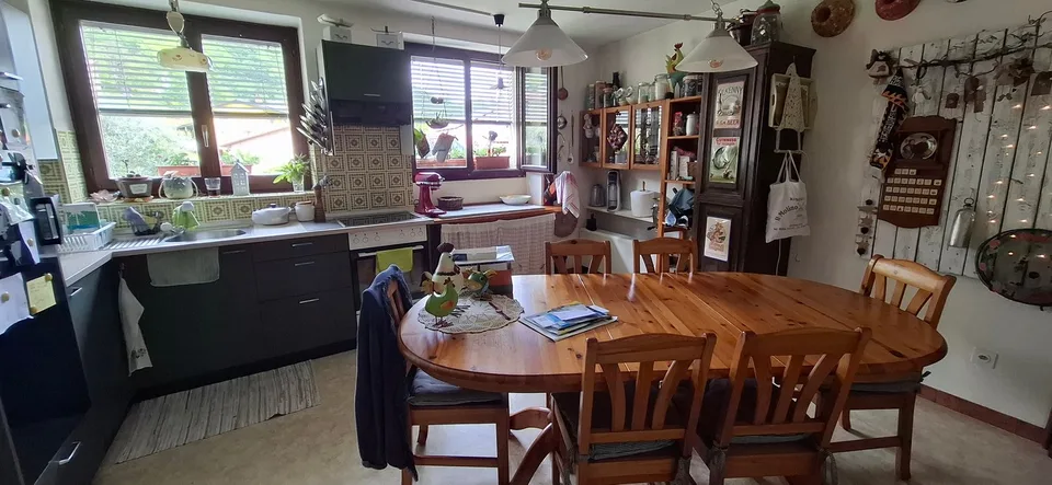 Haus am Rande des Ortskerns mit Garten – Foto 6 von 7