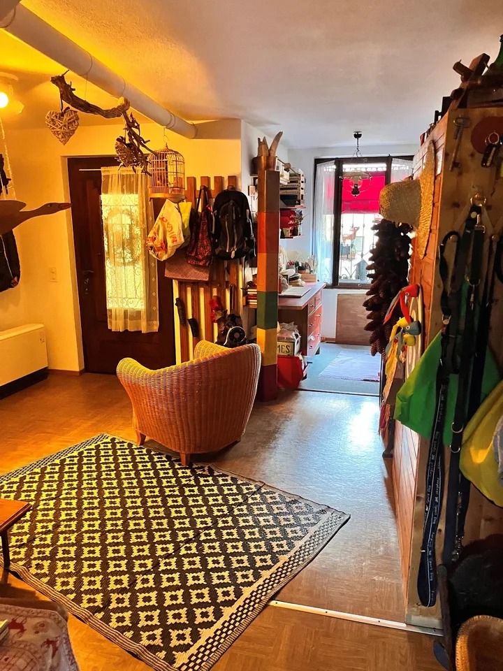 Haus am Rande des Ortskerns mit Garten – Foto 7 von 7