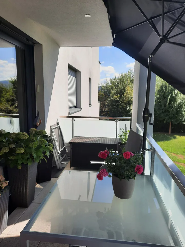 RISERVATO: Appartamento con usufrutto: Appartamento elegante con balcone, ascensore