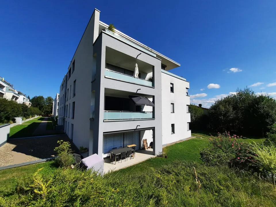 RESERVIERT: Wohnung mit Nießbrauch: Stilvolle Wohnung mit Balkon, Lift
