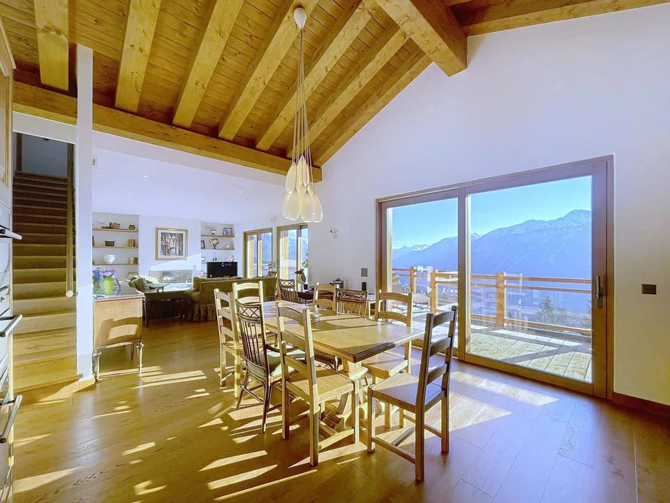 RARA - MAGNIFICO CHALET DI 5 CAMERE CON VISTA PANORAMICA