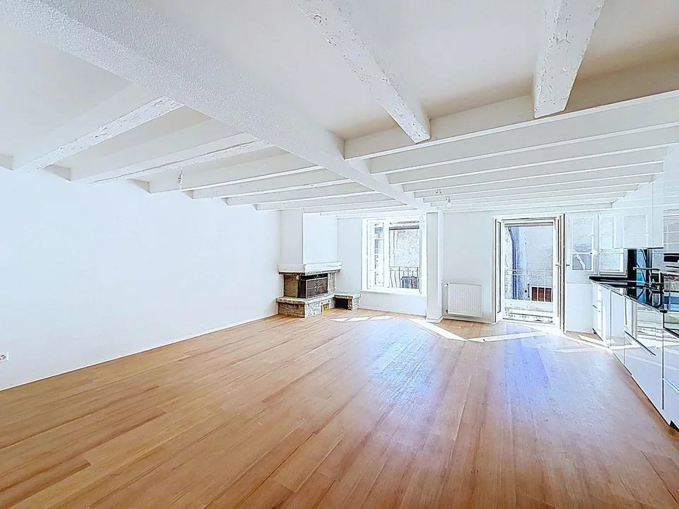 En exclusivité - Plus de 220 m² et un fort potentiel au coeur de Saint-Livres