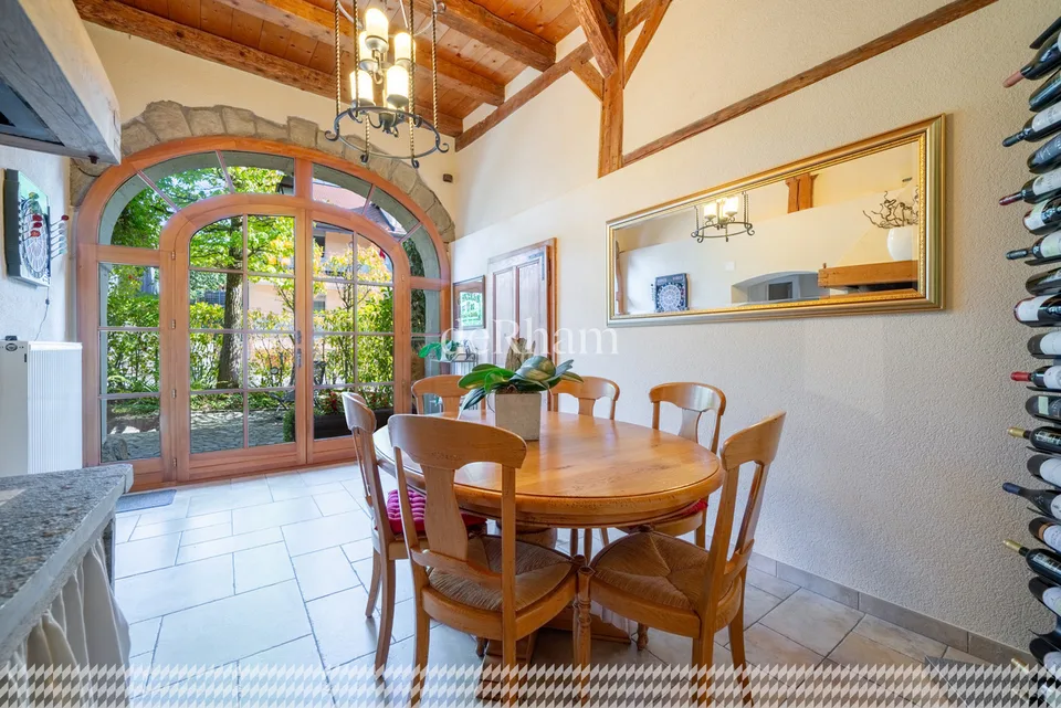 Magnifique maison villageoise au coeur de Mex avec jardin