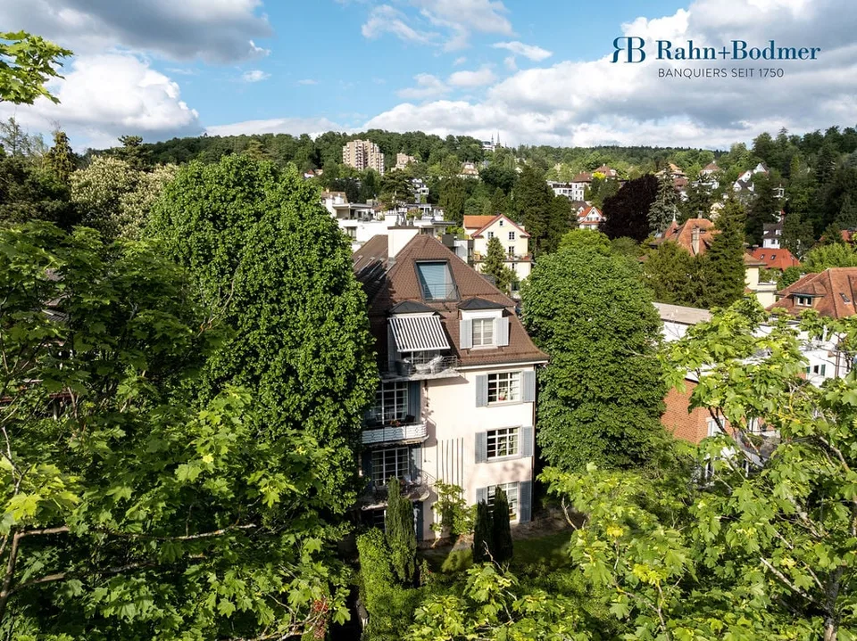 Grosszügige Maisonette-Wohnung mit Dachterrasse an exklusiver Zürichberg-Lage – Foto 14 von 15