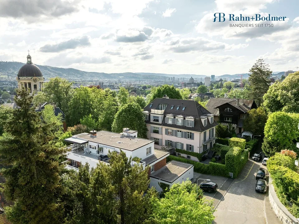 Appartement maisonnette spacieux avec terrasse sur le toit dans un emplacement exclusif de Zürichberg
