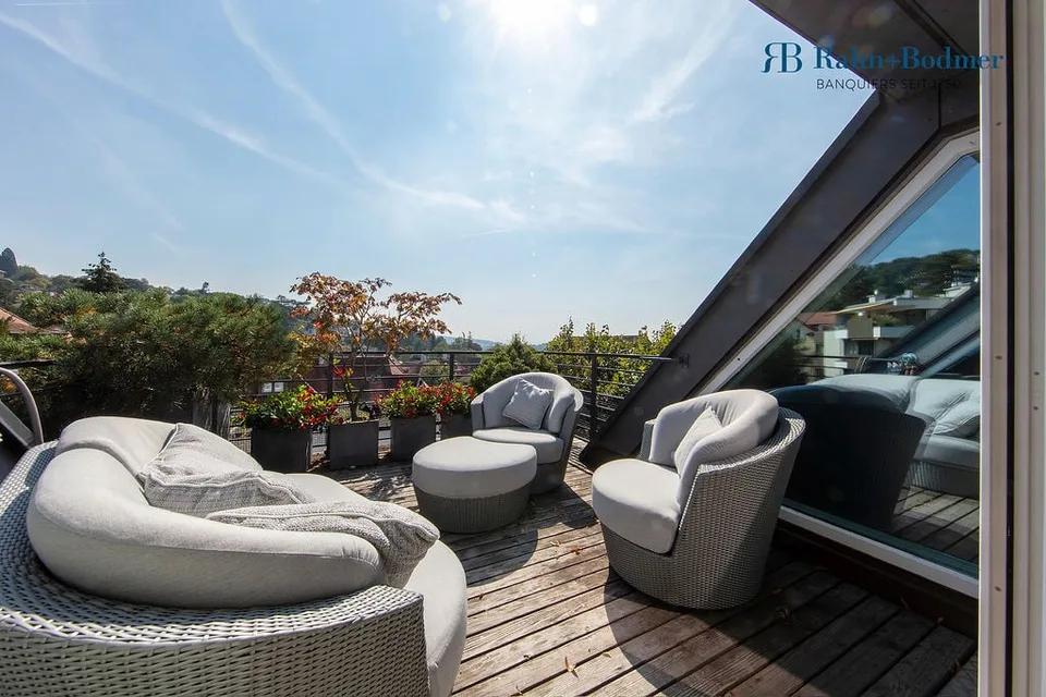 Appartement maisonnette spacieux avec terrasse sur le toit dans un emplacement exclusif de Zürichberg