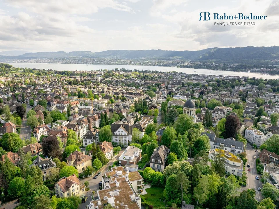 Grosszügige Maisonette-Wohnung mit Dachterrasse an exklusiver Zürichberg-Lage – Foto 15 von 15