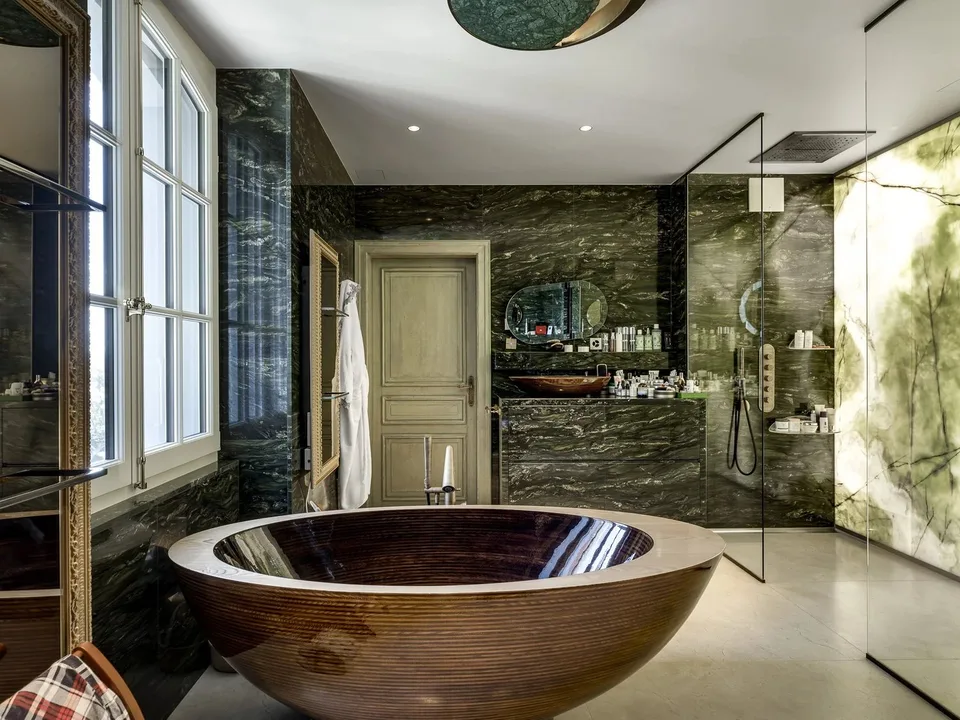 Splendid, fully renovated manor house – photo 12 of 13