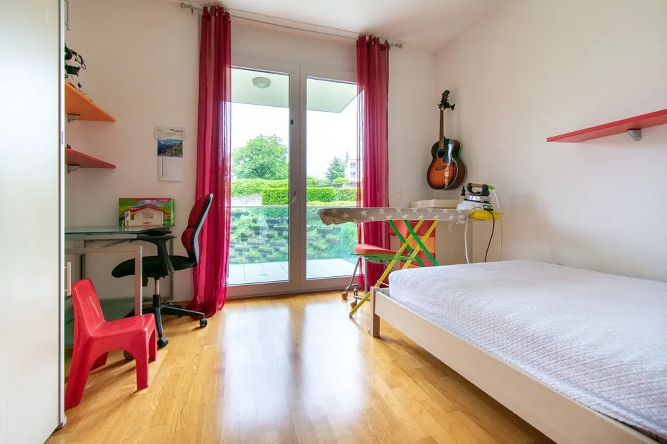 Modernes 4.5-Zimmer-Apartment mit Terrasse – Foto 9 von 13