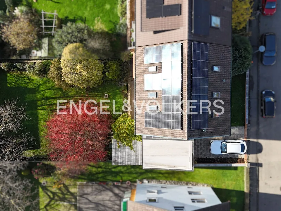 Maison multifamiliale polyvalente dans un excellent emplacement