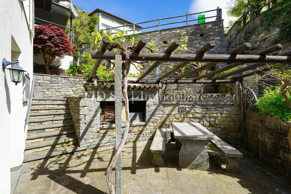 Casa indipendente in splendida posizione collinare - natura, sole e privacy