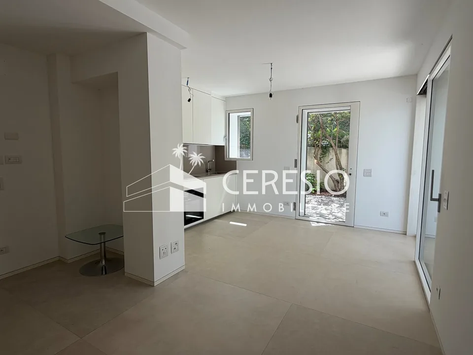 Modernes 2.5-Zimmer-Apartment mit Gartchen in Lugano-Breganzona