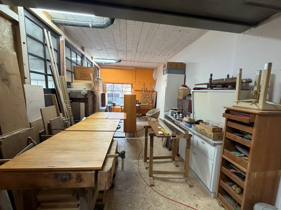 Selten zur Verkauf stehendes – Handwerkliches Gebäude mit Potenzial zur Loft-Umgestaltung – Foto 9 von 15