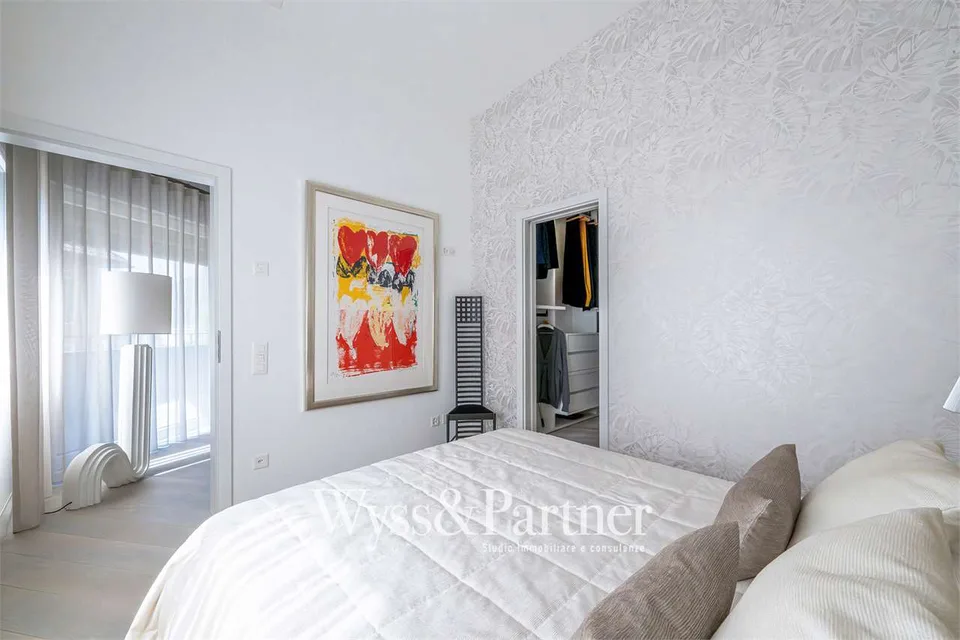 Dernier étage avec terrasse - appartement 2.5 pièces moderne à Giubiasco