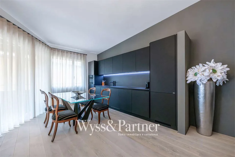 Dernier étage avec terrasse - appartement 2.5 pièces moderne à Giubiasco
