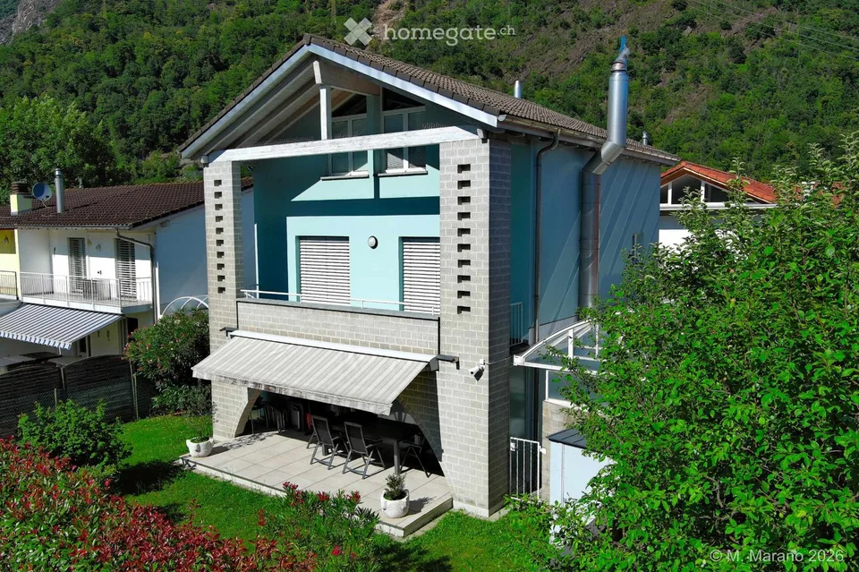 Einfamilienhaus in Losone mit Blick auf den Golfplatz