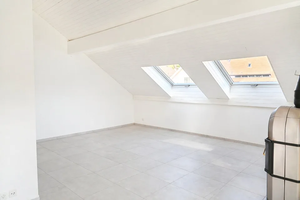 Benvenuti nella vostra nuova casa a Winkel - Appartamento mansardato esclusivo di 4,5 locali