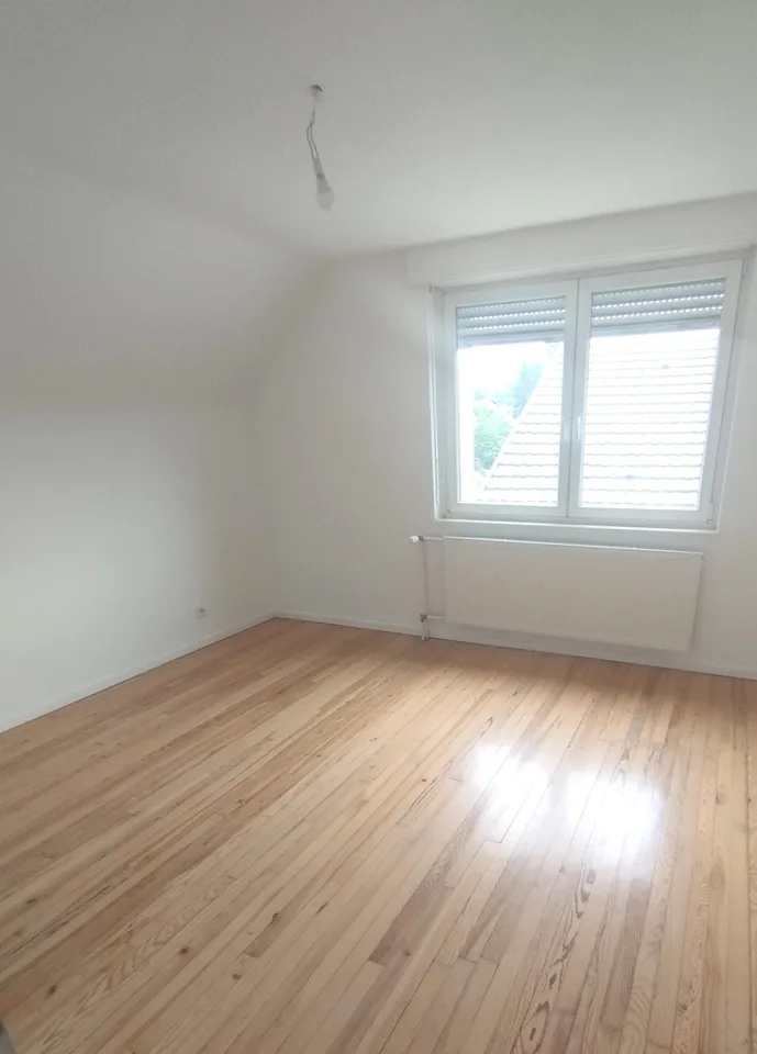 Ampia casa familiare di 153 m² su un terreno di 10,81 are, alle porte della Svizzera