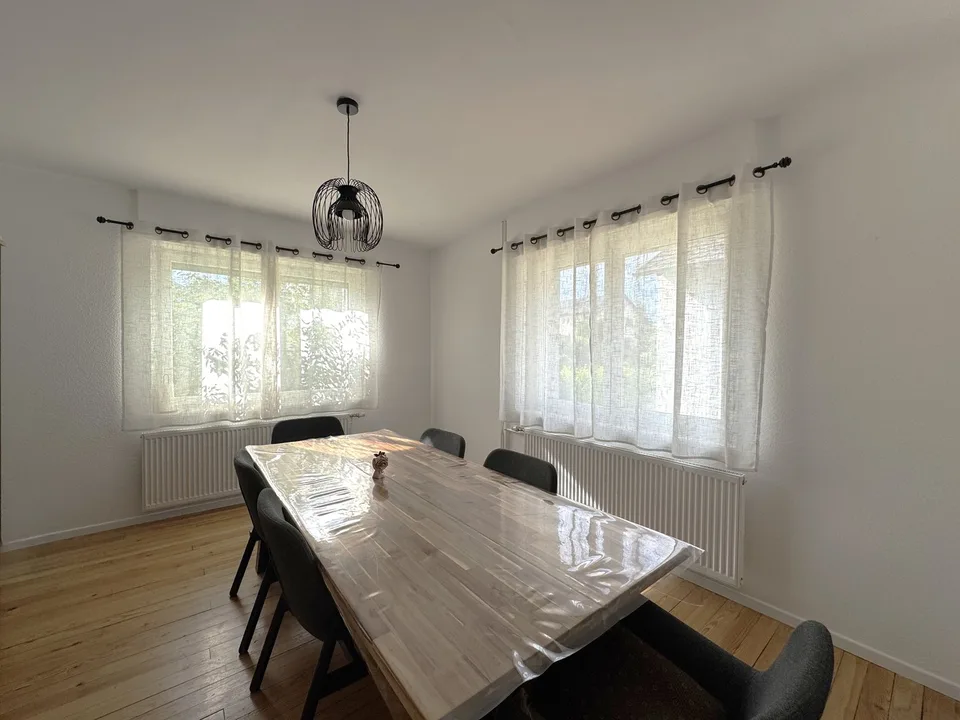 Ampia casa familiare di 153 m² su un terreno di 10,81 are, alle porte della Svizzera