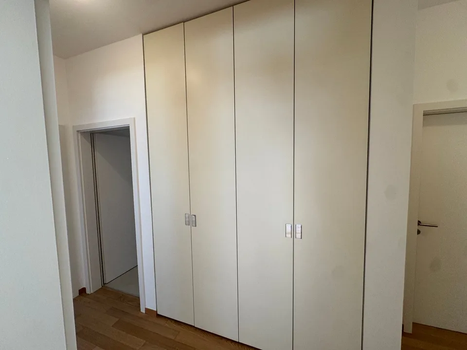 Wohnen am See: Raffinierte 4.5 Zimmer vollständig renoviert in Cassarate