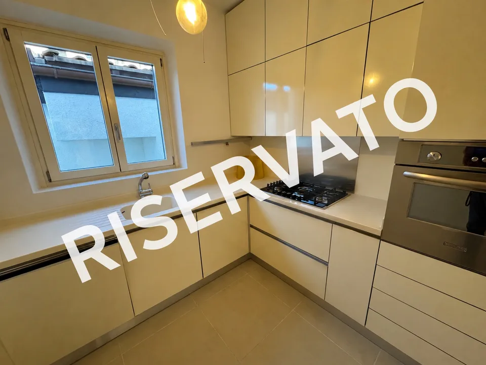 Wohnen am See: Raffinierte 4.5 Zimmer vollständig renoviert in Cassarate
