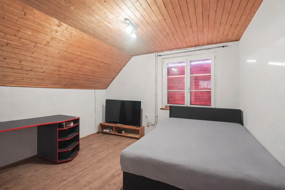 Wohn- und Geschäftshaus mit Entwicklungspotenzial an zentraler Lage in – Foto 7 von 13