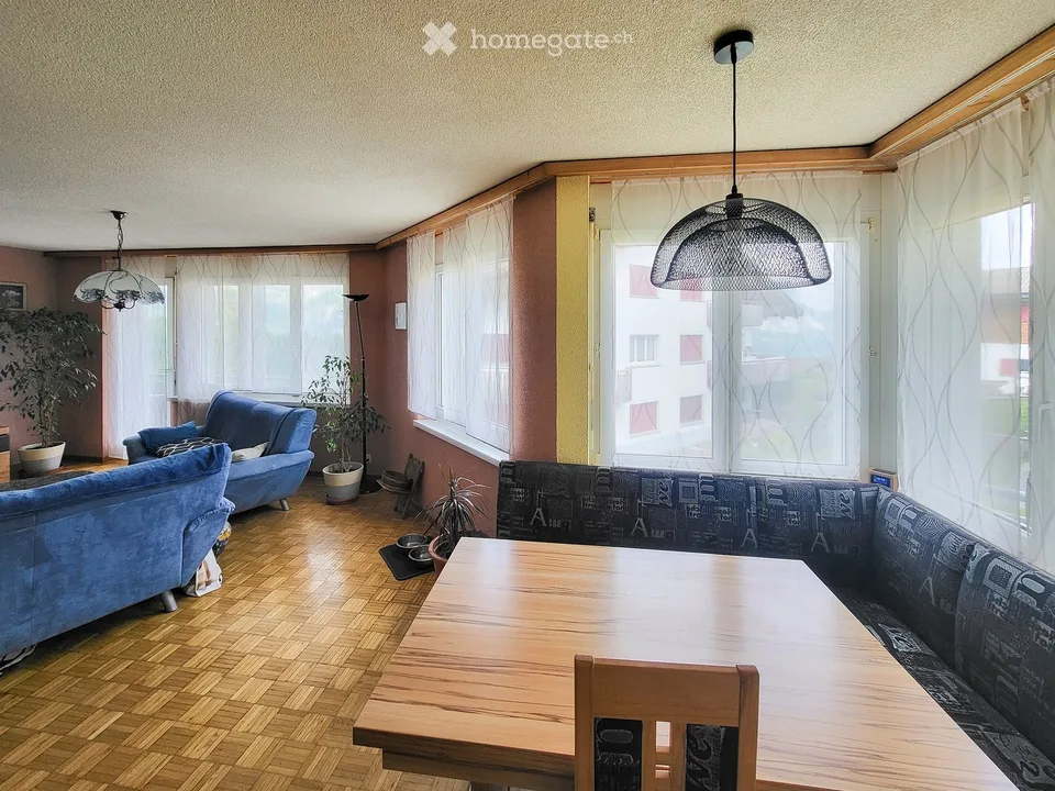 Helle 4½-Zimmer-Wohnung mit fantastischer Bergsicht