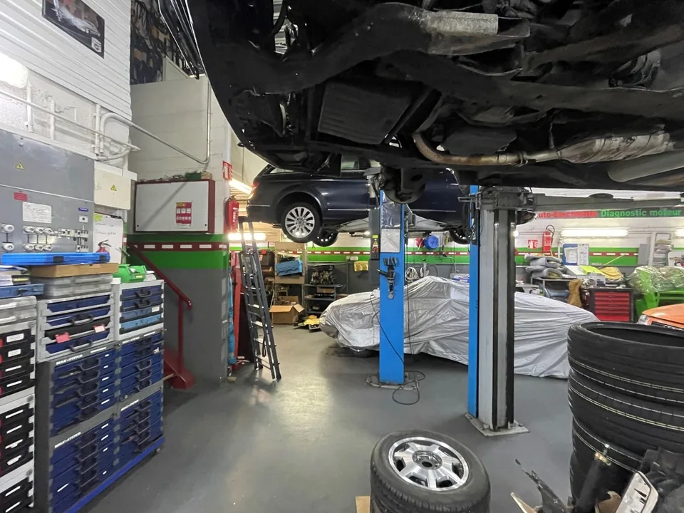 Opportunità rara ad Aclens Garage meccanico e carrozzeria