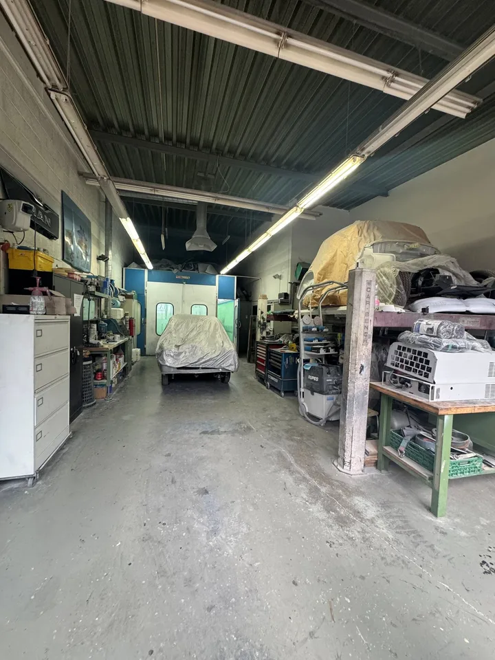 Opportunità rara ad Aclens Garage meccanico e carrozzeria