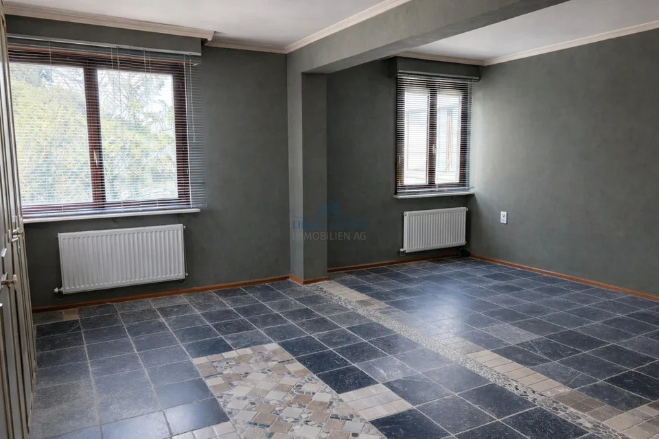 Wohnen mit Charakter: Galerie, moderne Küche und sonnige Dachterrasse – photo 6 sur 10
