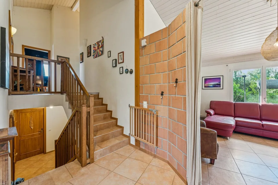 Bella casa familiare con grande terreno