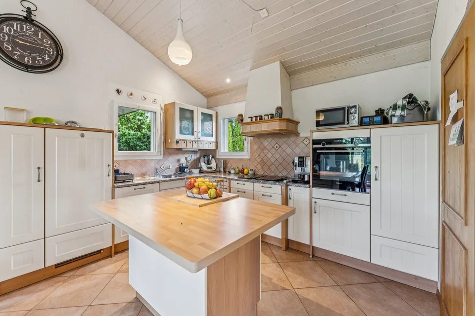 Bella casa familiare con grande terreno