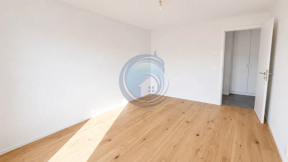 LETZTE CHANCE: SCHÖNES NEUES 3.5-ZIMMER-WOHNUNG MIT BALKON