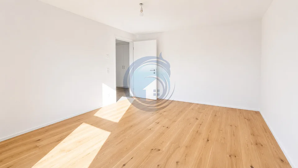 LETZTE CHANCE: SCHÖNES NEUES 3.5-ZIMMER-WOHNUNG MIT BALKON