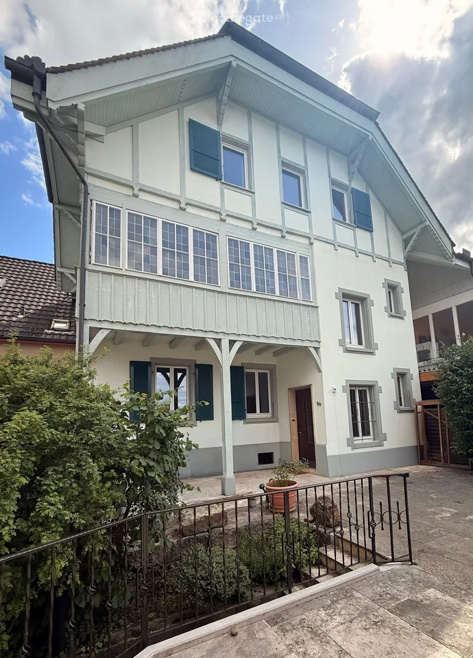 Einfamilienhaus / Mehrgenerationenhaus mit Geschichte und Charakter in Pratteln – ab September 2026