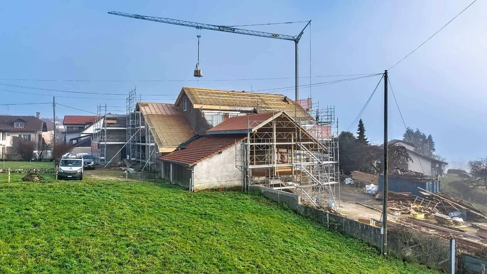 UN LOTTO ECCEZIONALE CON GIARDINO, TERRAZZA SENZA VISTA E VISTA MONTAGNA! – foto 20 di 24