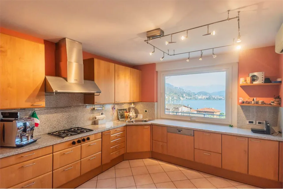 Ampia villa di lusso in posizione tranquilla e soleggiata con splendid – foto 10 di 13