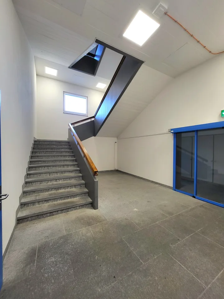 Your new office space is waiting – Discover now! – photo 11 of 12