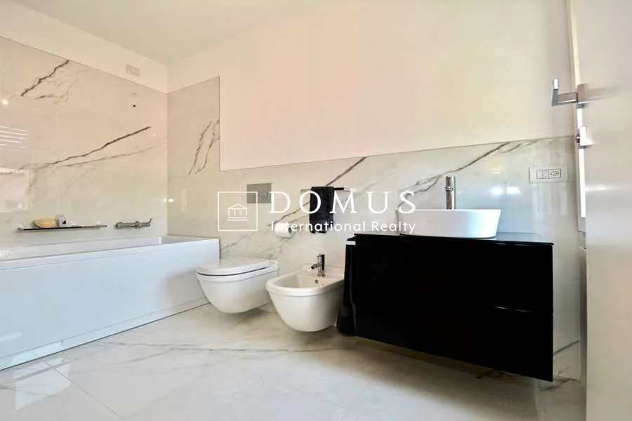 Luxus-Villa direkt am See – Foto 9 von 13