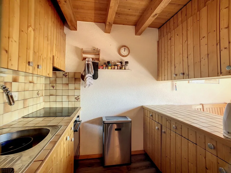Incantevole appartamento di 3 camere situato nelle alture di Verbier, con una vista mozzafiato dal balcone.