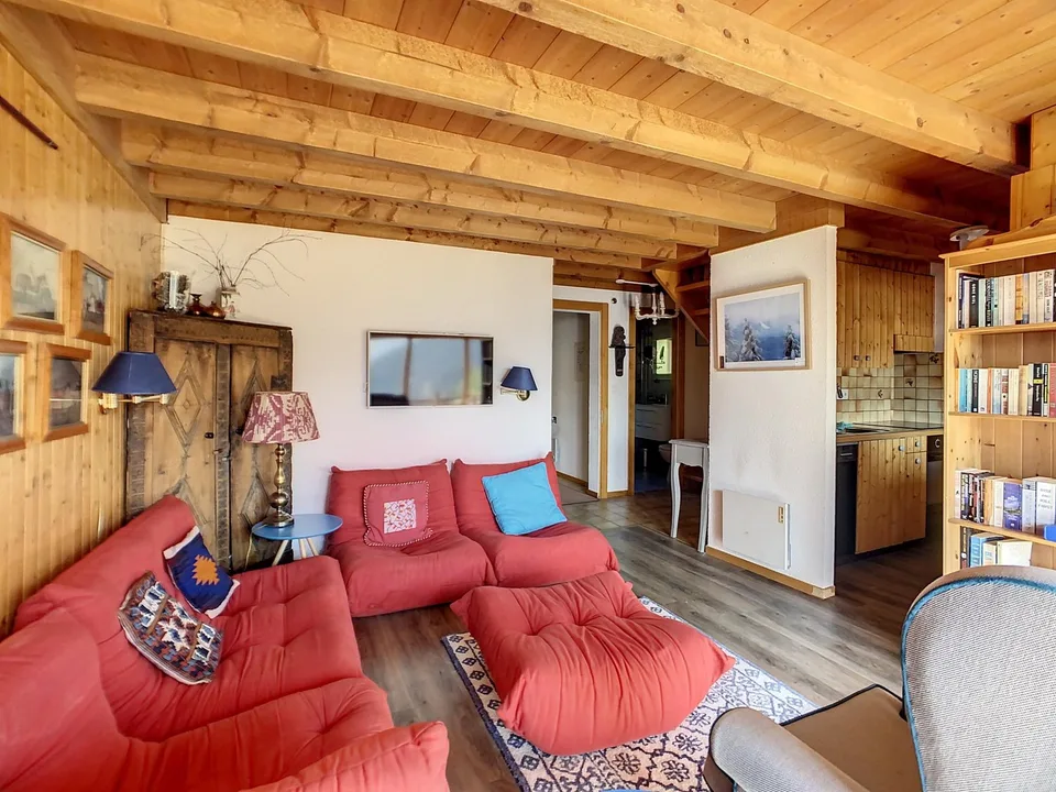 Incantevole appartamento di 3 camere situato nelle alture di Verbier, con una vista mozzafiato dal balcone.
