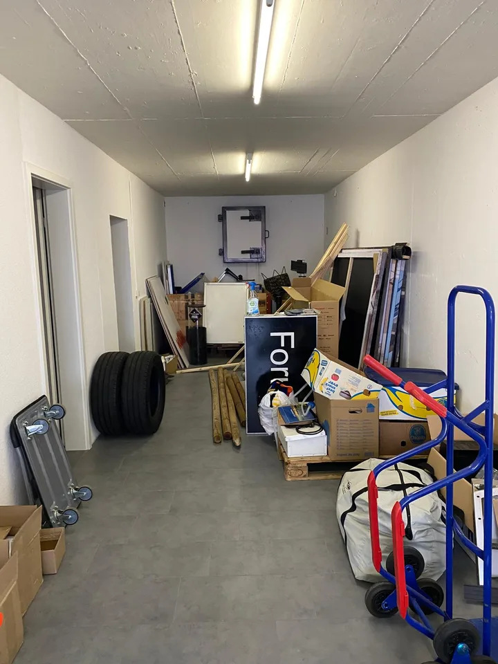 Helles Büro (110m2) mit Lager (45m2) an zentraler Lage in Täuffelen – Foto 10 von 12