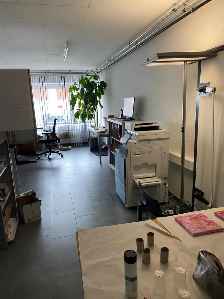 Helles Büro (110m2) mit Lager (45m2) an zentraler Lage in Täuffelen – Foto 8 von 12
